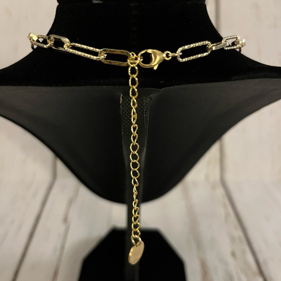 NWOT B.B. Lila Paperclip Necklace With 3 Crosses - Picture 2 of 4